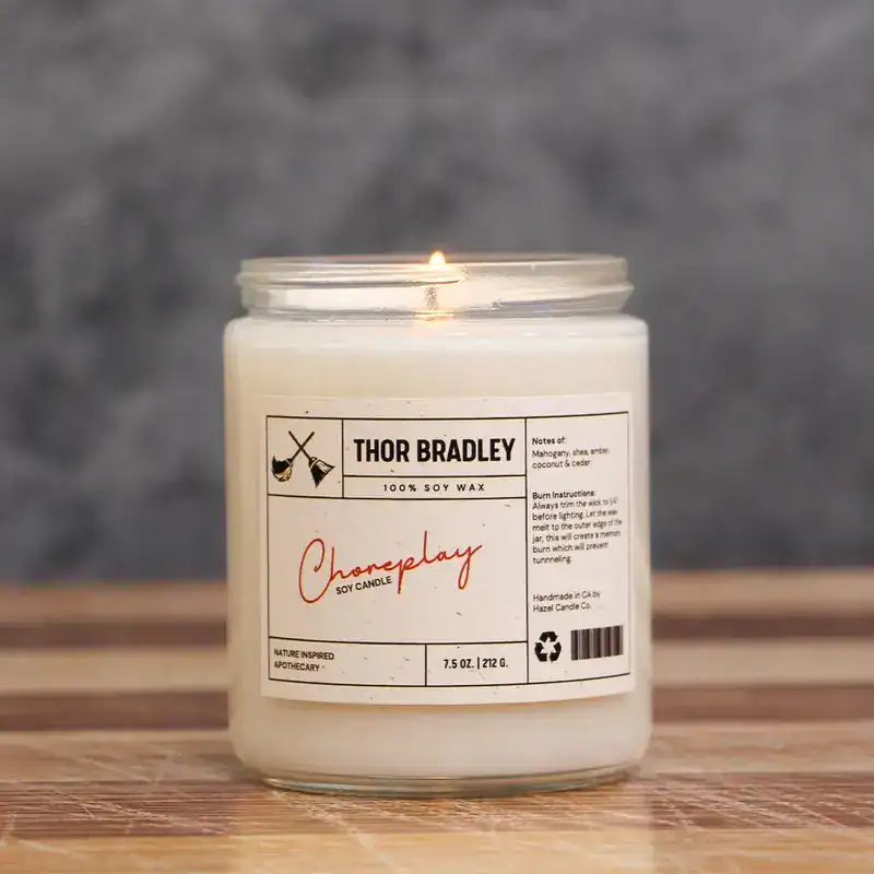 Light soy candle with soft aroma for subtle scent and soothing everyday comfort.